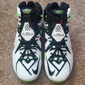 Nike Lebron Basketball shoes, Size Mens 11.5